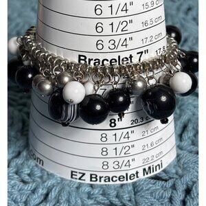 Vintage Black and White Plastic Bead Cluster Stretchy Bracelet Silvertone